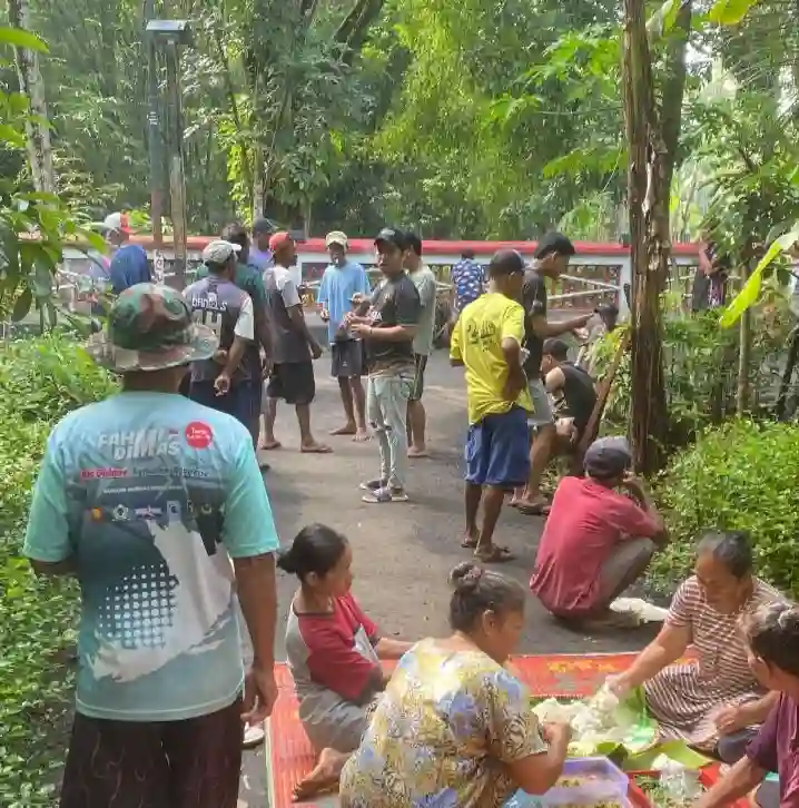 Pembangungan Gapura RT 02 RW 07